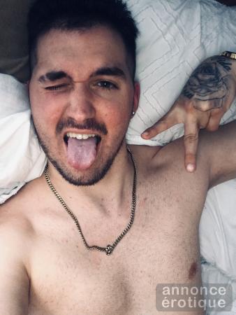 Escorte boy pour homme  pour vous servir