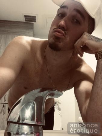 Escorte boy pour homme  pour vous servir