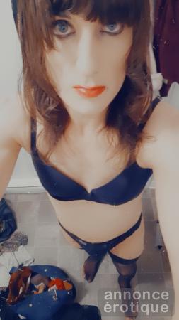 Sissy bottom en chaleur dispo maintenant incall/outcall/online