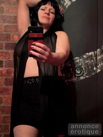 Jolie femme mature te reçoit à Longueuil