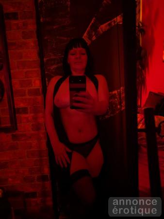 Jolie femme mature te reçoit à Longueuil