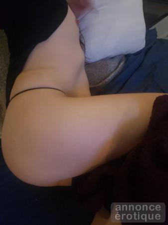 Petite coquine qui réalise tes fantasmes