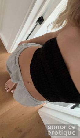 Lyvia**Femme mince jeune et excitante**