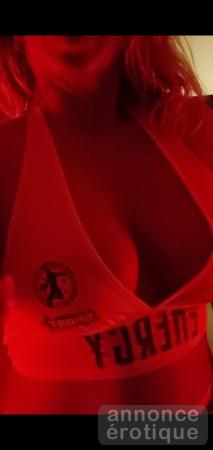 NAOMIE 37 ANS *SENSUELLE, superbe poitrine 36DD Ta MILF de rêve