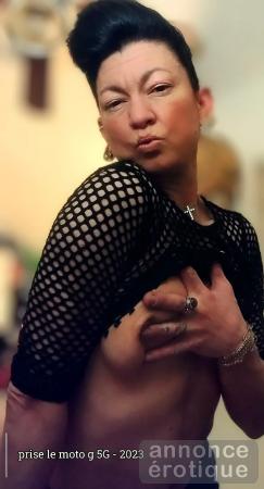 Petite femme mature