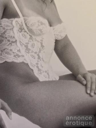 Mature et discrète