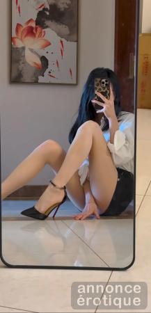 Jolie jeune femme asiatique