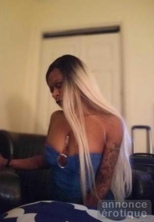 I'm a gorgeous and FUN EBONY CARAMELfrom haiti & phillinne