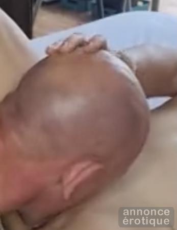 Bel homme mature cherche pêche fraîche à savourer $$$
