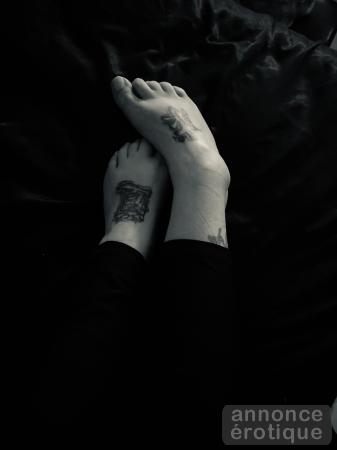 Viens t'amuser avec ma ptite chatte / pieds
