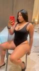 UNE BELLE FILLE VOUS ATTEND