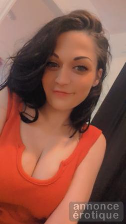 Petite brunette vraiment salope cochon