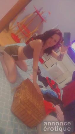 Petite brunette vraiment salope cochon
