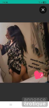 Massage et fellation de luxe avec coquine latina