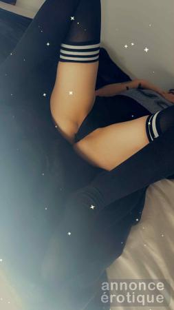 Petite brunette très cochonne// incall outcall carcall  //