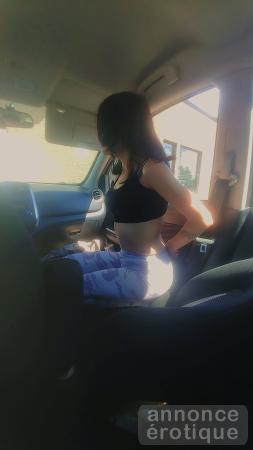 Petite brunette très cochonne// incall outcall carcall  //