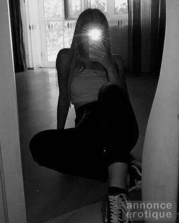 *Vien te réchauffer entre mes main et mon corp*