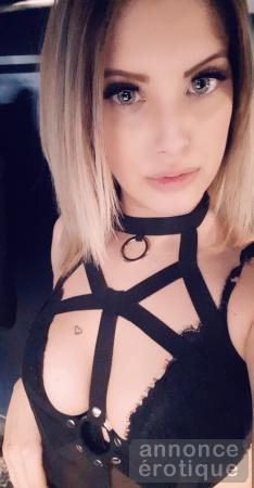 Alyson délicieuse PornStar t'offre un massage +++