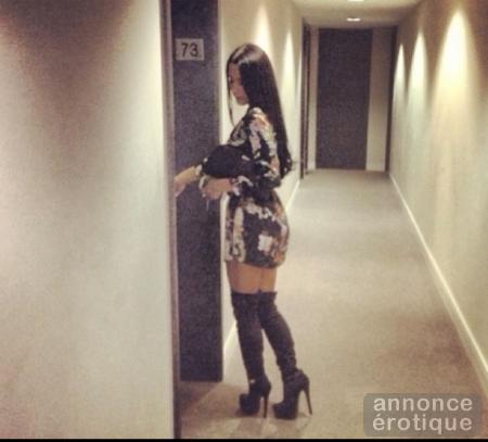 JOLIE POUPÉE REÇOIT