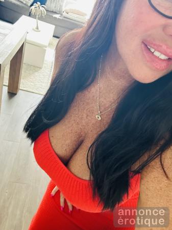 JOLIE POUPÉE REÇOIT