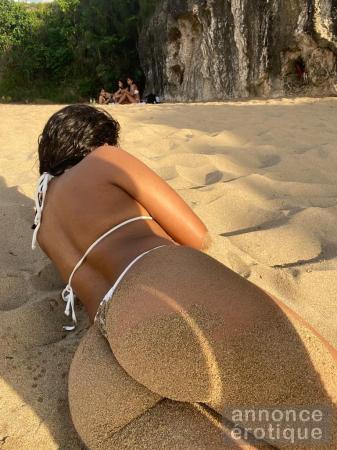 PAMELA- DONT STAY BORED, COME PLAY WITH HER SPA ZEPHYR+++