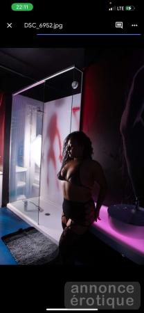 Jasmine sexy latina en chaleur