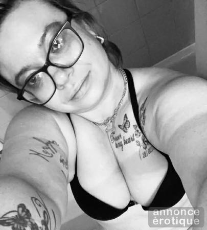 Je suis une fille qui est escorte et recherche homme seulement