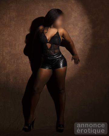 VIEN T'AMUSER AVEC 5 CHAUDES COQUINES AU CORPS DE RÊVE !!!!