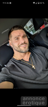 6’0, musclé, charme brut & vibe électrique.