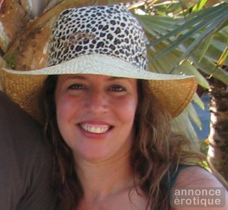 CHARMANTE et SEXY Sylvie éveillera tes sens