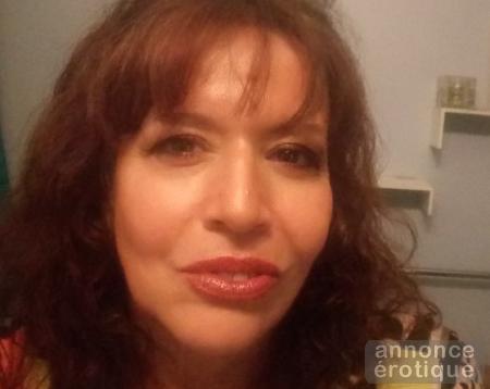 CHARMANTE et SEXY Sylvie éveillera tes sens