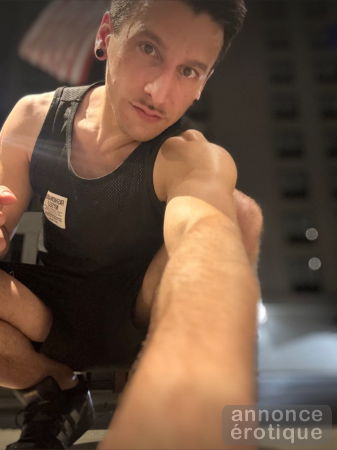 Collin Lust – Créateur gay versa au contenu exclusif