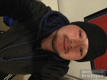 Disponible a St Henri Montreal mes girls 50$ service complet