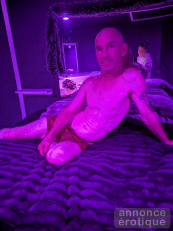 Escorte homme pour femme