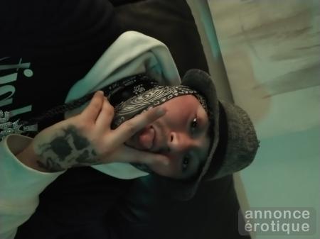 HOLLA  women i need You Crabe my ass AND me suck YOUR PUSSY