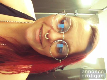 Jolie bbw avec doigts de fée