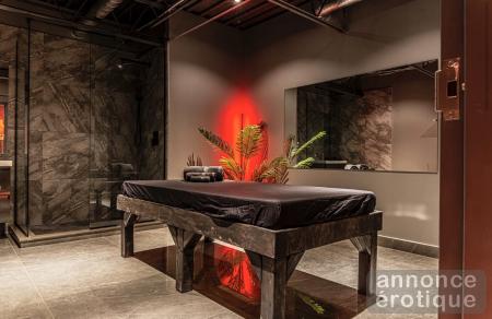 Salon Lanternes Rouges ★★★★★ Viens RelaXXXer