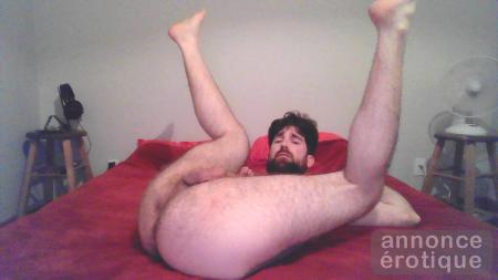 Submissive bottom slut ready to be used!!