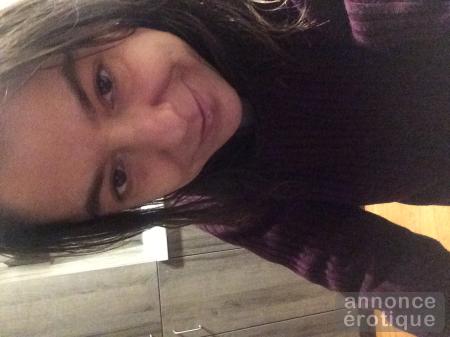 Petite Julie accompagnatrice escorte