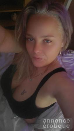 Emmanuelle Sensuelle et ouverte D'esprit  514-714-1444