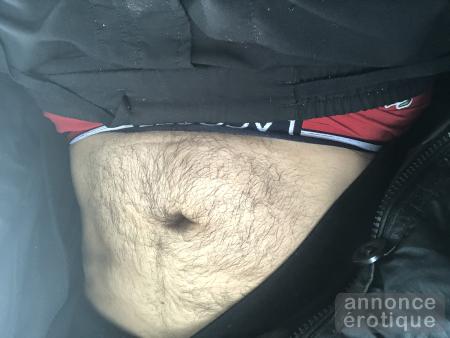 bonjour je suis arabe 7 cut super large je me deplace