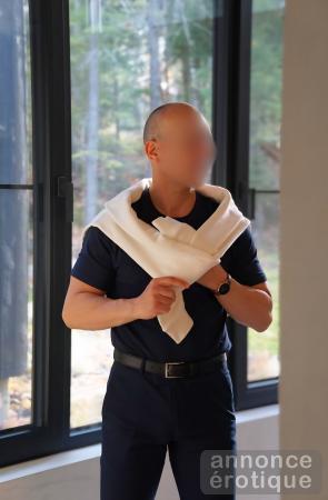 First class personal attention for demanding women and couples.