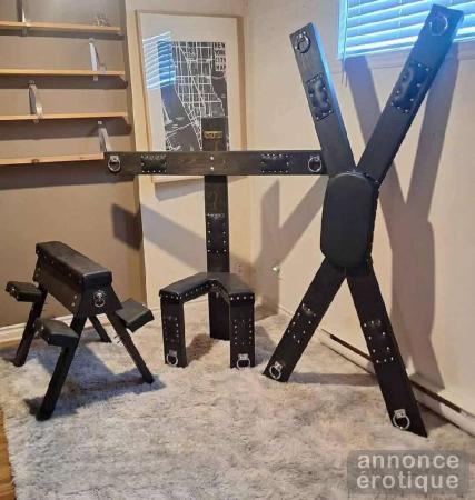 The foot goddess is available to dominate her slaves