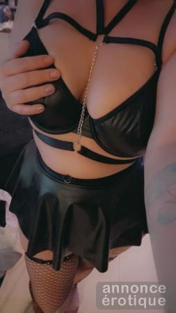 Moment de qualité avec belle blonde très cochonne te reçois xxx