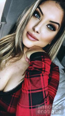 ALYSON jeune blonde sexy au corps de rêve!!!