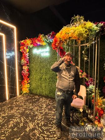 300$ 3h disponible je me déplace et je reçois cher moi