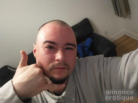 Cherche femme pour contenue Xxx Bz pornstars hétéro BadBoy!