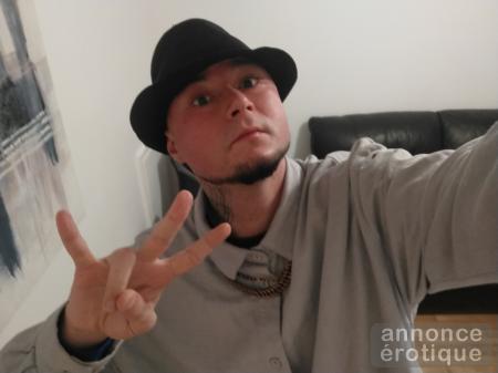 Salut a tous ! Femme qui veulent baiser ce soir je suis disponible