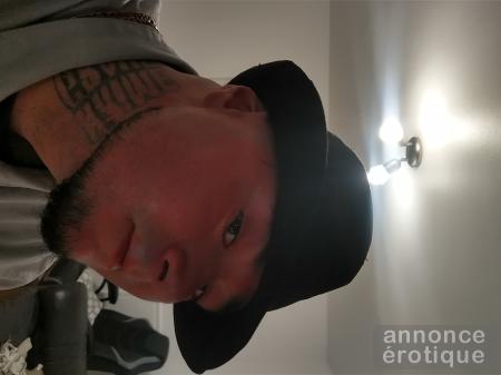 Salut a tous ! Femme qui veulent baiser ce soir je suis disponible