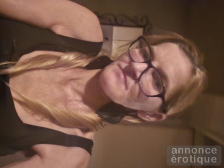 Belle petite femme mature pour vous plaires